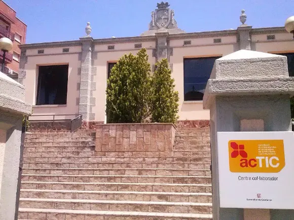 Escoles Velles - Ajuntament Sant Andreu de la Barca - Centro de formación en Hospitalet de Llobregat (L)
