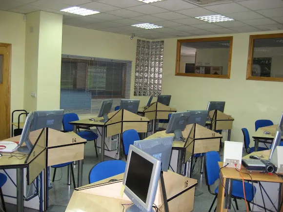 Gabinete y Academia Ayes - Algeciras