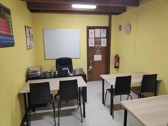 Academia El Aula de Laura - El Astillero