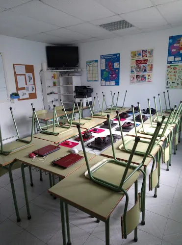 Academia EnglishOn, La Industria - El Astillero