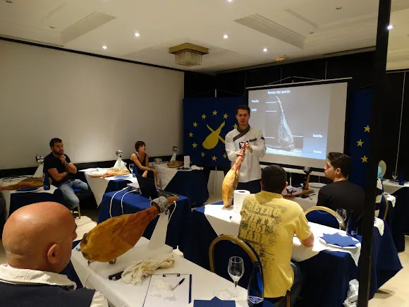 Escuela Europea de Cortadores de Jamón