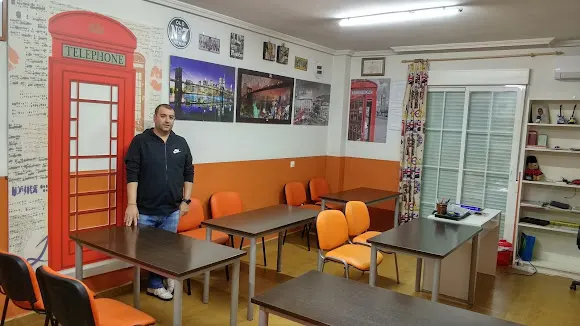 CAPI Centro Académico Privado Inglés - Bailen