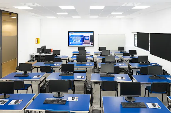 CDM FP Escuela de Profesiones Digitales