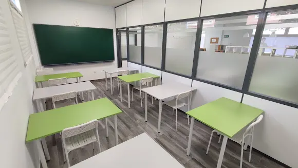 Academia - Eureka - Centro de Estudios - Palomares del Rio